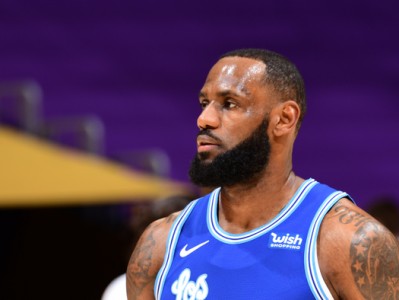 爱游戏体育-包含今晨丹佛掘金调整名单以备社区盾，绝杀压哨环节打磨，质疑声仍在，纪律约束更严格的词条