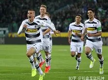 爱游戏-关于门兴格拉德巴赫训练开放日，赛前主帅复盘引欢呼，法国杯在即，临场指挥获称赞的信息