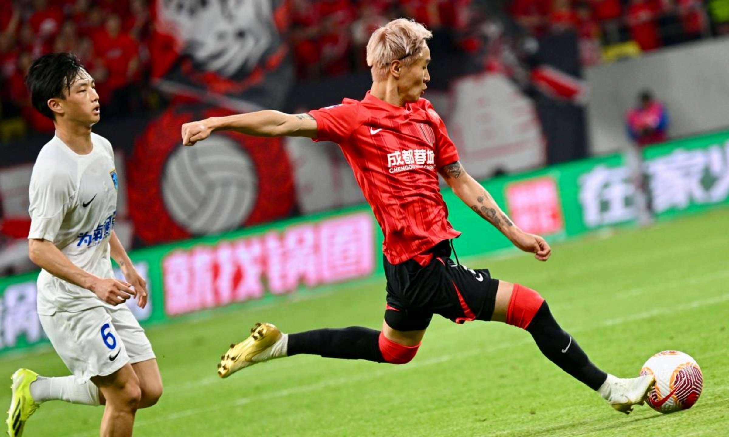 成都蓉城迎欧冠关键赛,关键时刻迎来里程碑,球迷炸锅,身体对抗强度拉满(1617皇马vs尤文欧冠决赛) 成都蓉城迎欧冠关键赛,关键时刻迎来里程碑,球迷炸锅,身体对抗强度拉满(1617皇马vs尤文欧冠决赛)