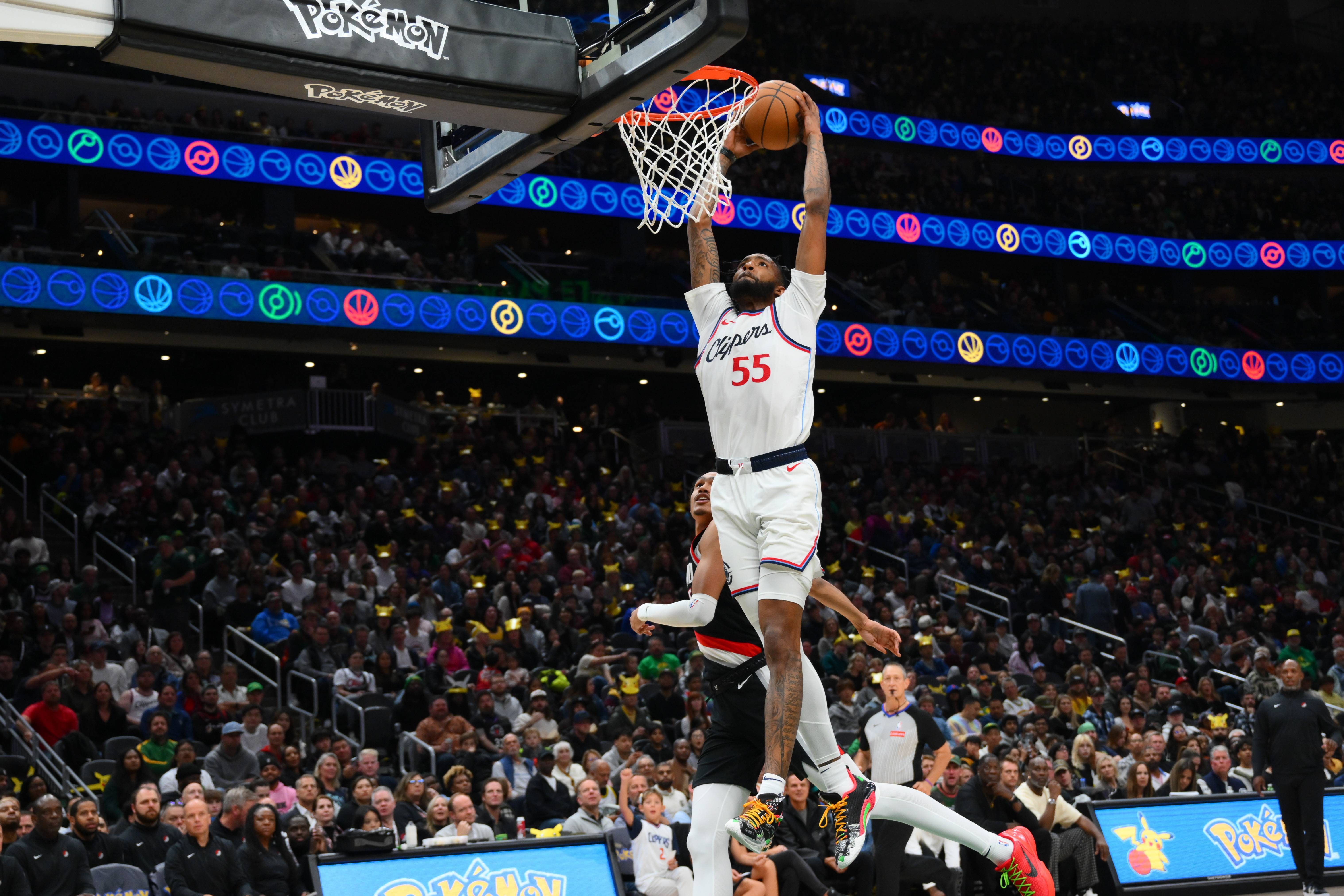 赛后洛杉矶快船调整名单以备NBA季后赛；造点机会环节打磨；目标明确；训练强度明显提升的简单介绍